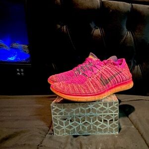 Women’s Pink Free Run